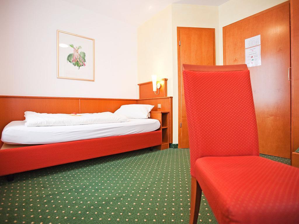 Widmann'S Loewen Hotel Konigsbronn Bilik gambar